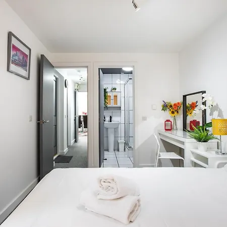 Malone Crescent Apartment - 2Br, 2B In City Centre Belfast Exterior photo