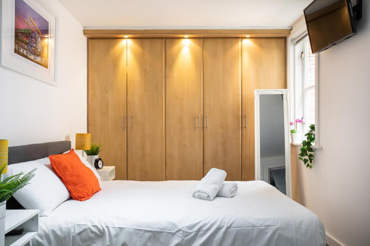 Malone Crescent - 2br, 2b In Centre