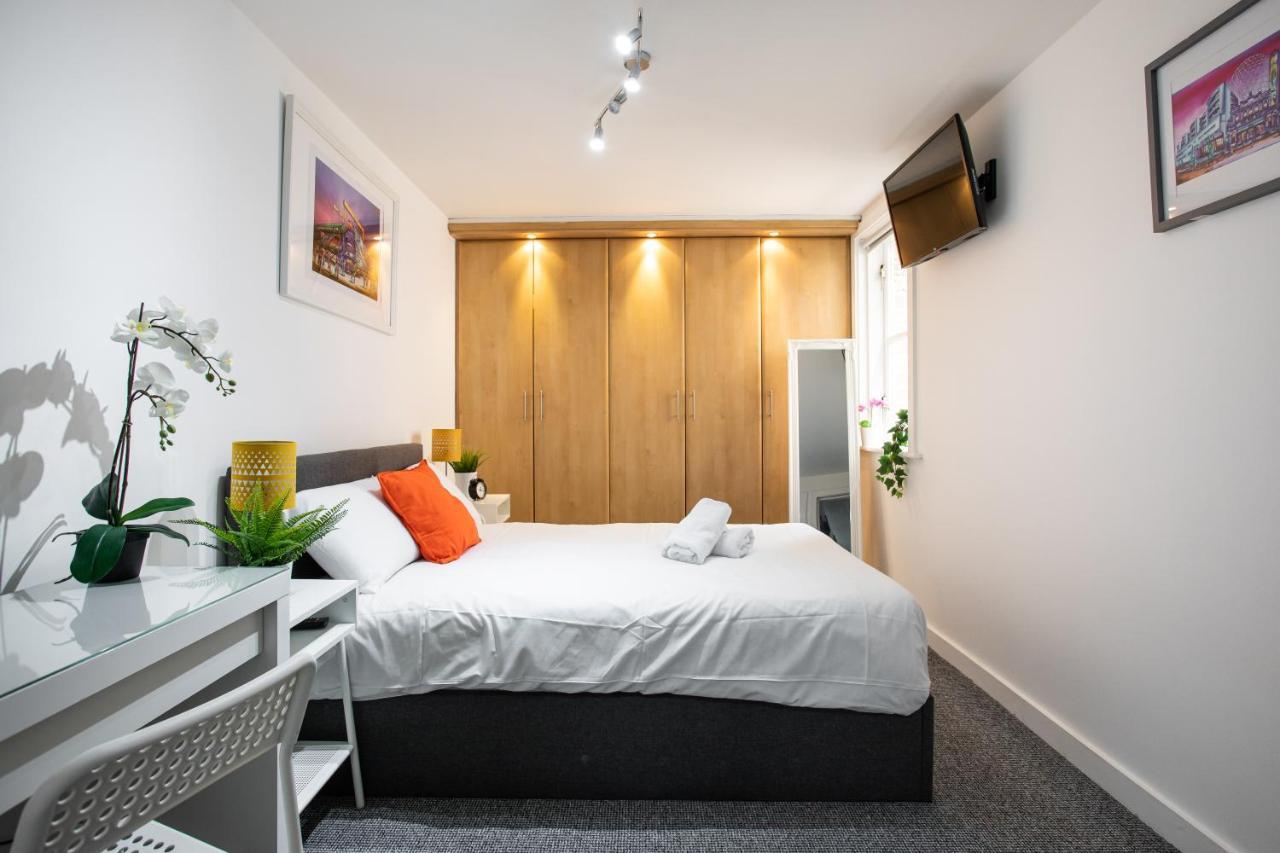 Apartment Malone Crescent - 2br, 2b In Centre