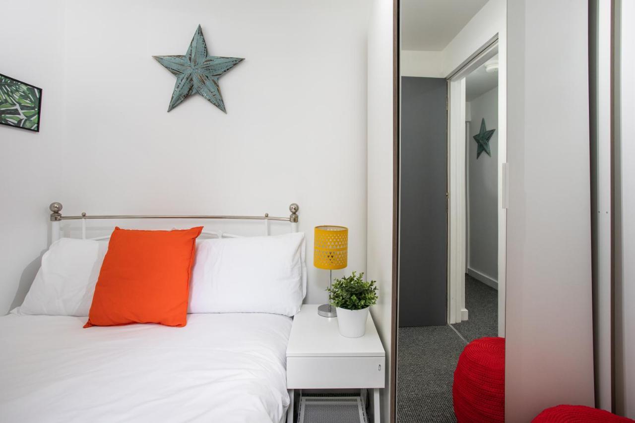 Malone Crescent - 2br, 2b In Centre